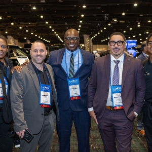 Show Floor Mon V26 18